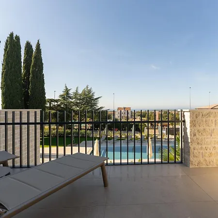 Laresidenza Istria Apartment *